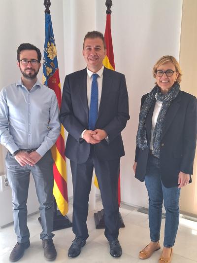 El director general de la EVha y la alcaldesa de Xàbia formalizan la cesión de las parcelas en las que la Generalitat prevé VPP en alquiler asequible